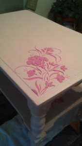 stenciled_table